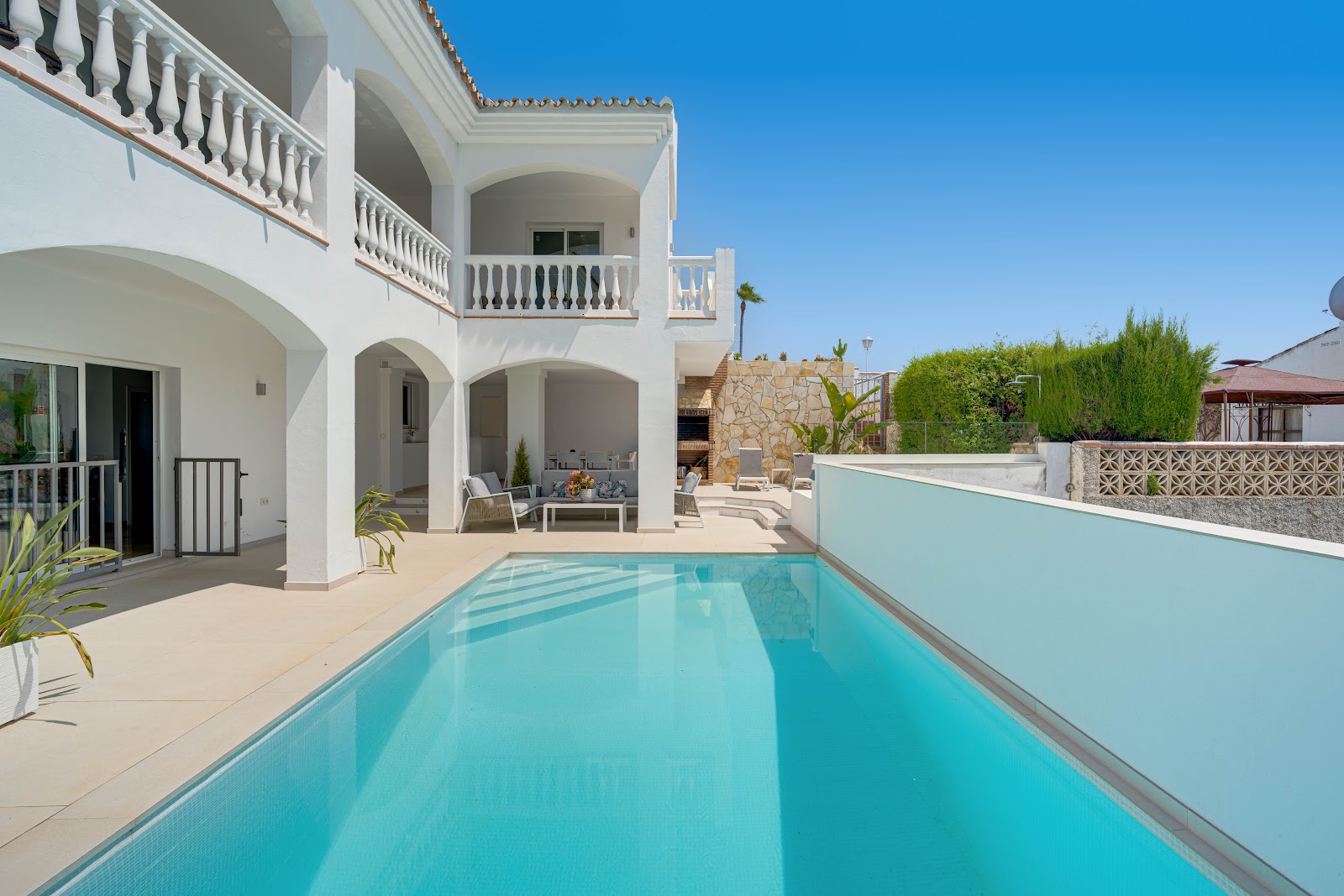 Villa pool terrace – Costa del Sol, photo by Your Property Concept