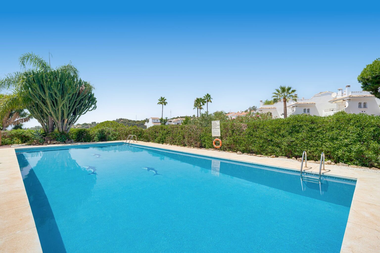 Private pool with mature garden – Costa del Sol, photo by Your Property Concept