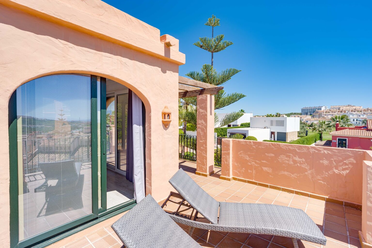 Rooftop terrace with sea view – Costa del Sol, photo by Your Property Concept